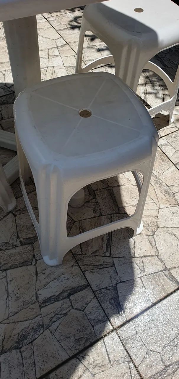 Kit de mesinha e bancos e Guarda Sol - Foto 4