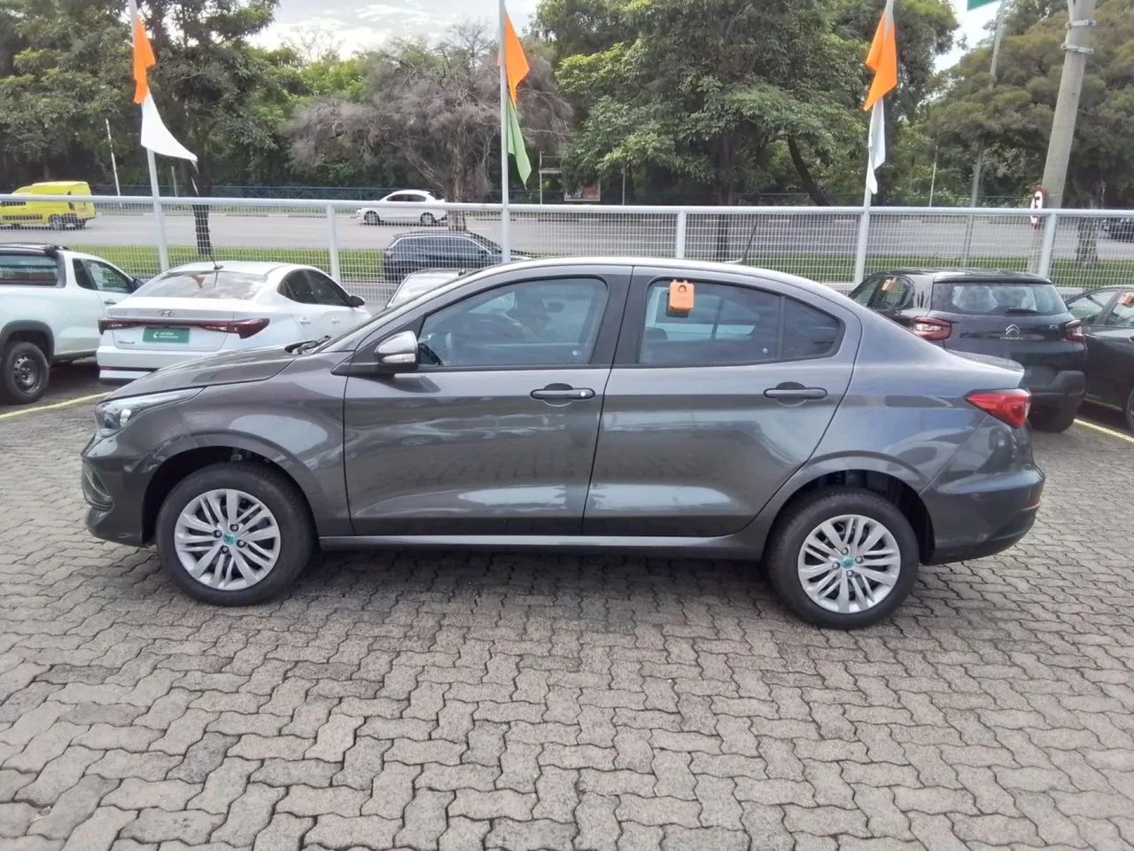 Fiat Cronos Drive 1.3 8V Flex Aut. 2025 - Foto 2