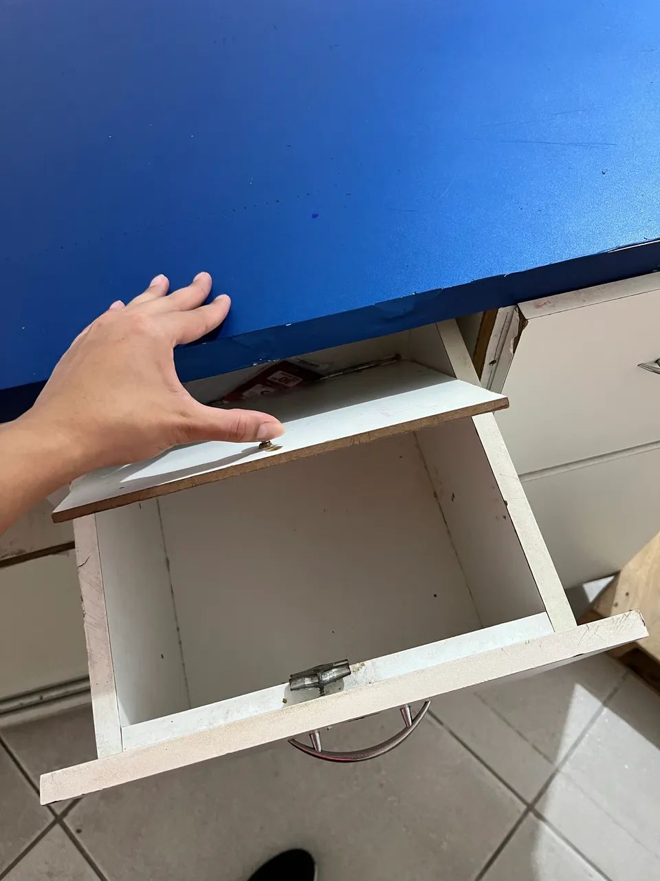 Balcão grande com rodinhas, branco e azul  - Foto 3