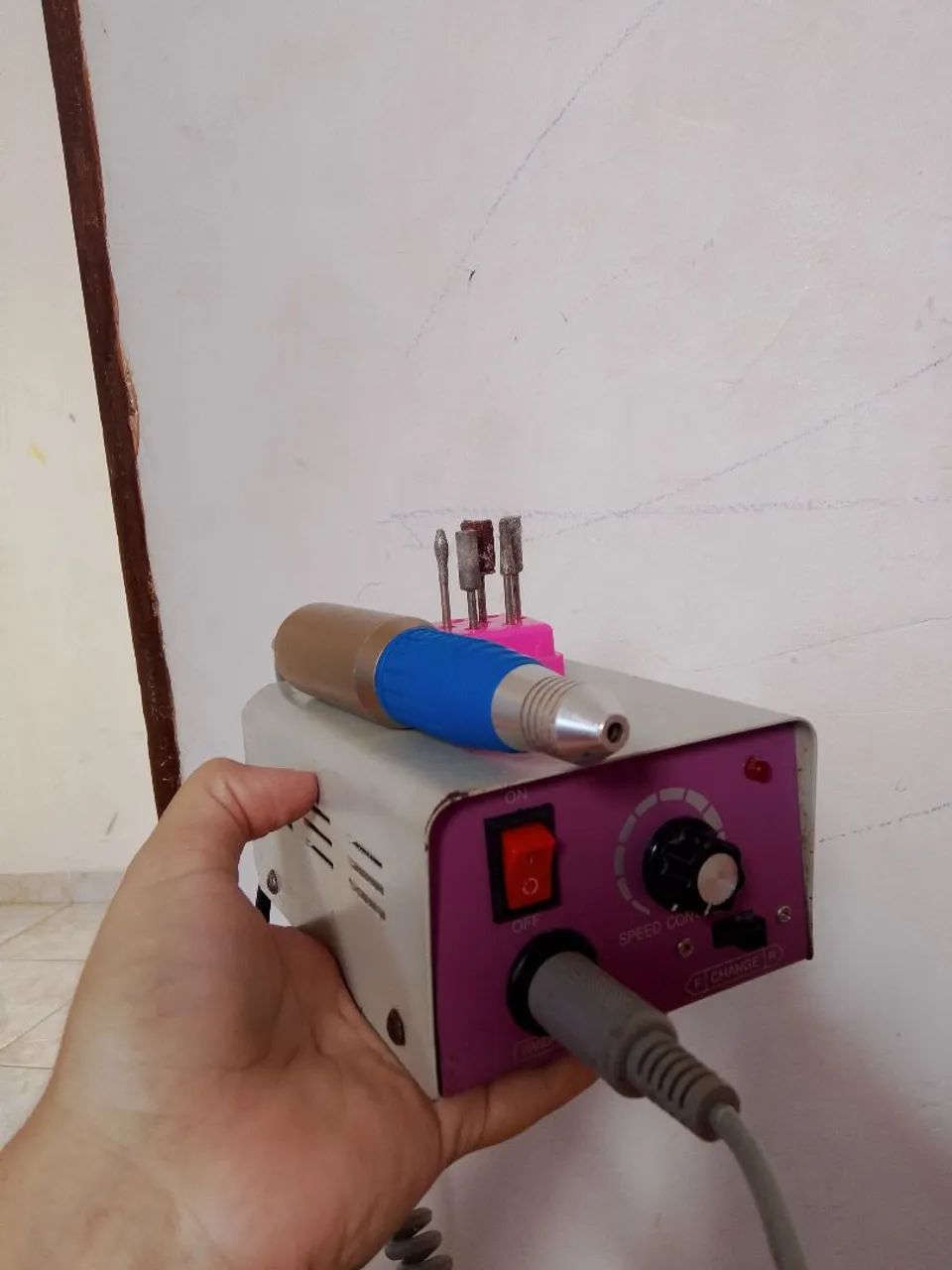 Motor de unha em gel