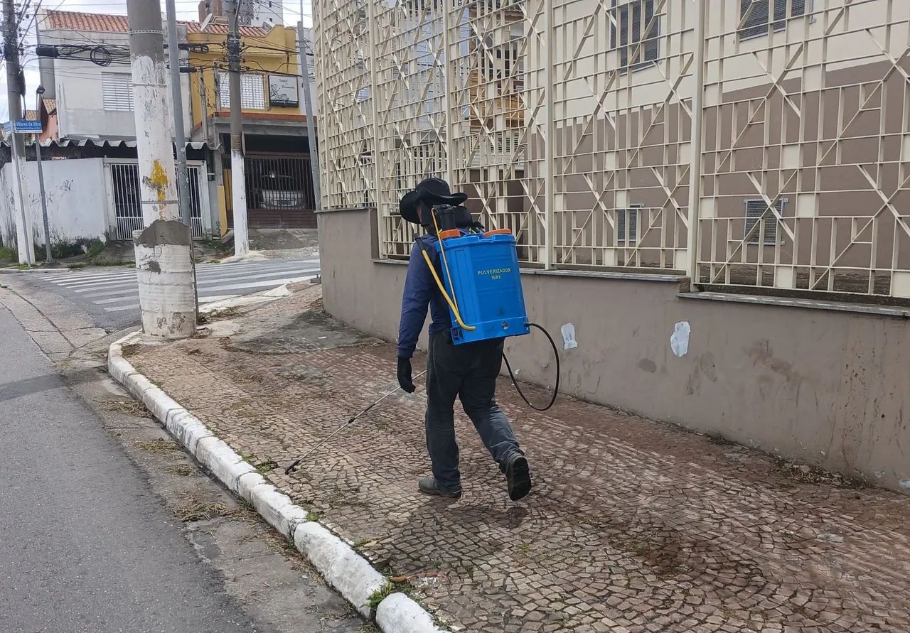 Aplicação de herbicida 