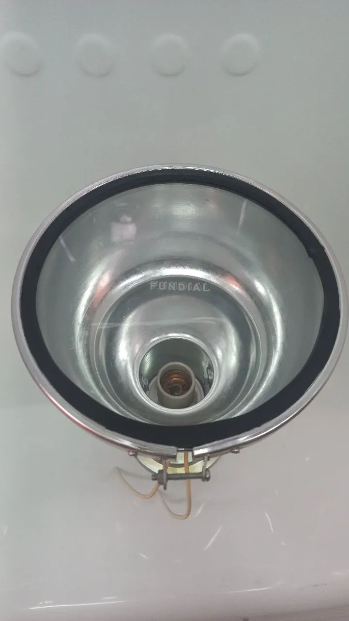 Refletor Redondo de Alumínio com Soquete para uso Externo - Foto 4