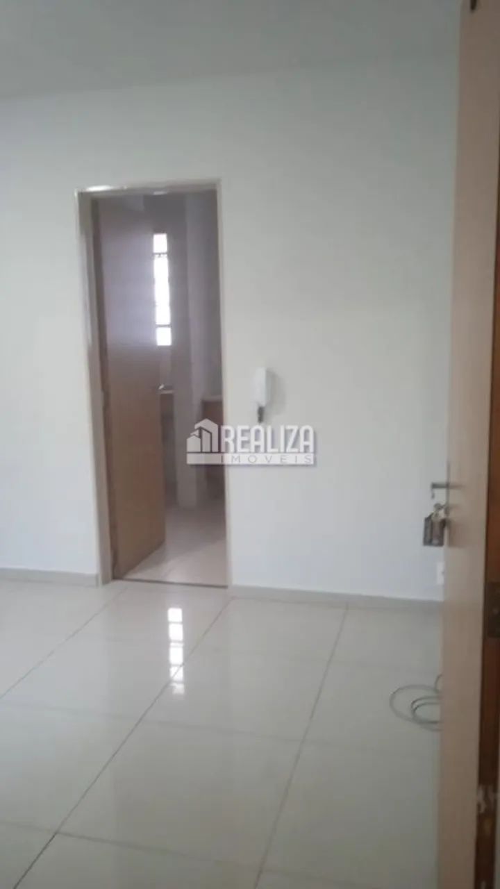 Apartamento à Venda no Centro de Uberaba com 3 Dormitórios - Foto 5