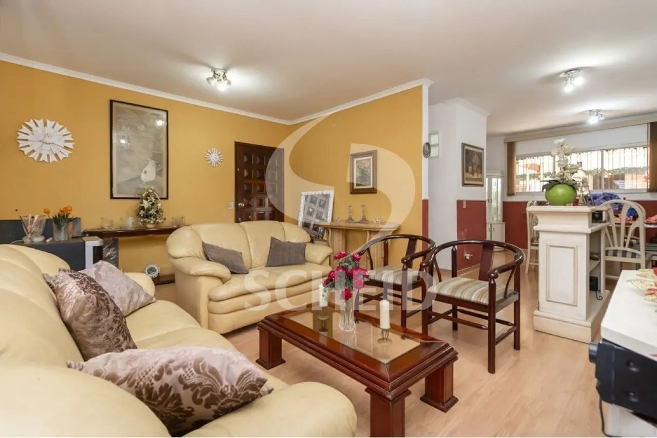 Casa à venda com 03 quartos e 04 vagas na Cidade Ademar