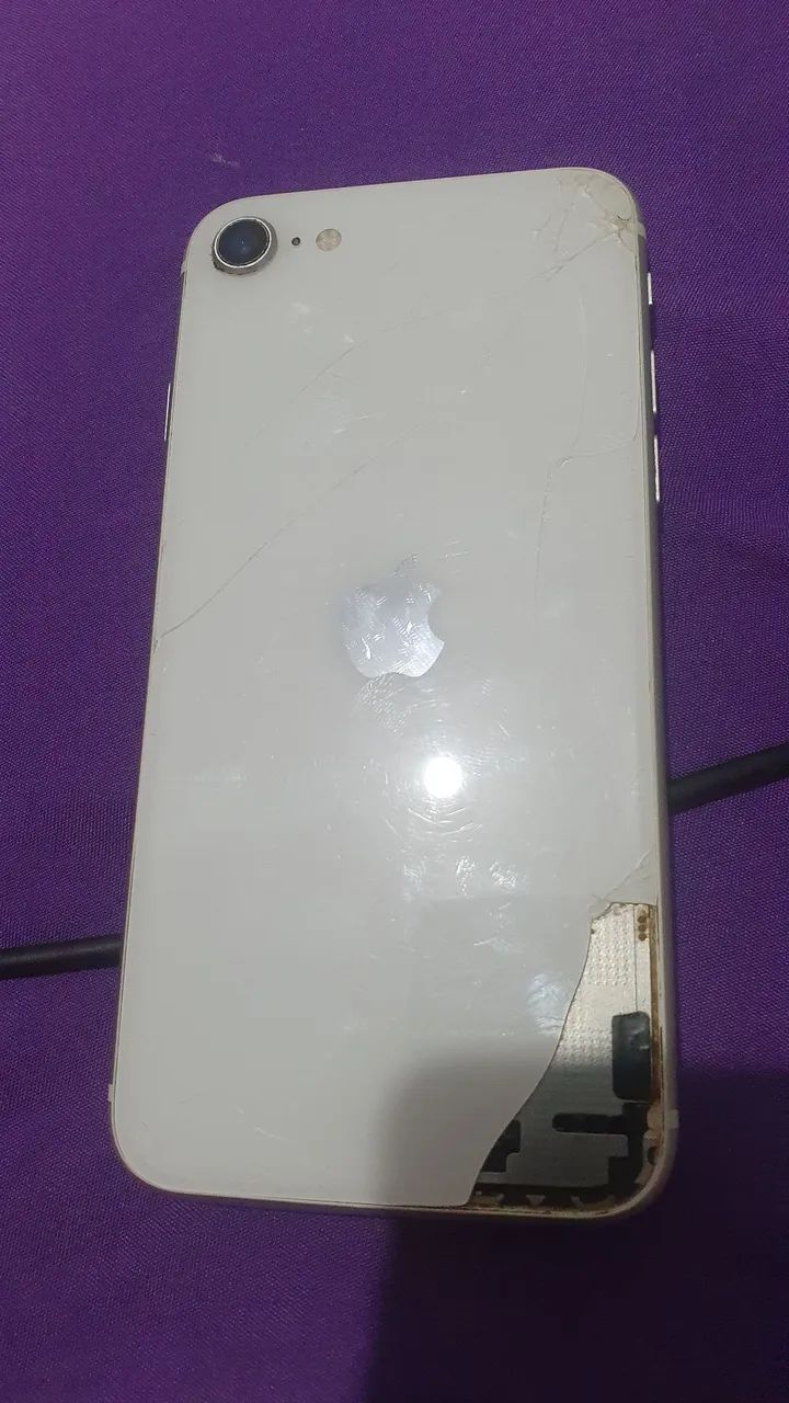 IPhone SE semi novo - Foto 2