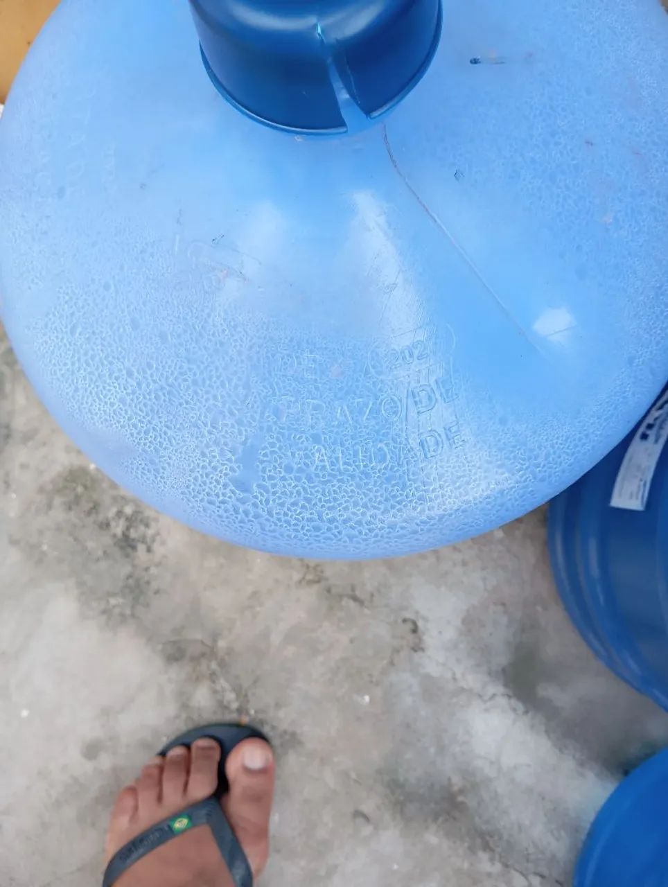 Vendo galões de água 20L