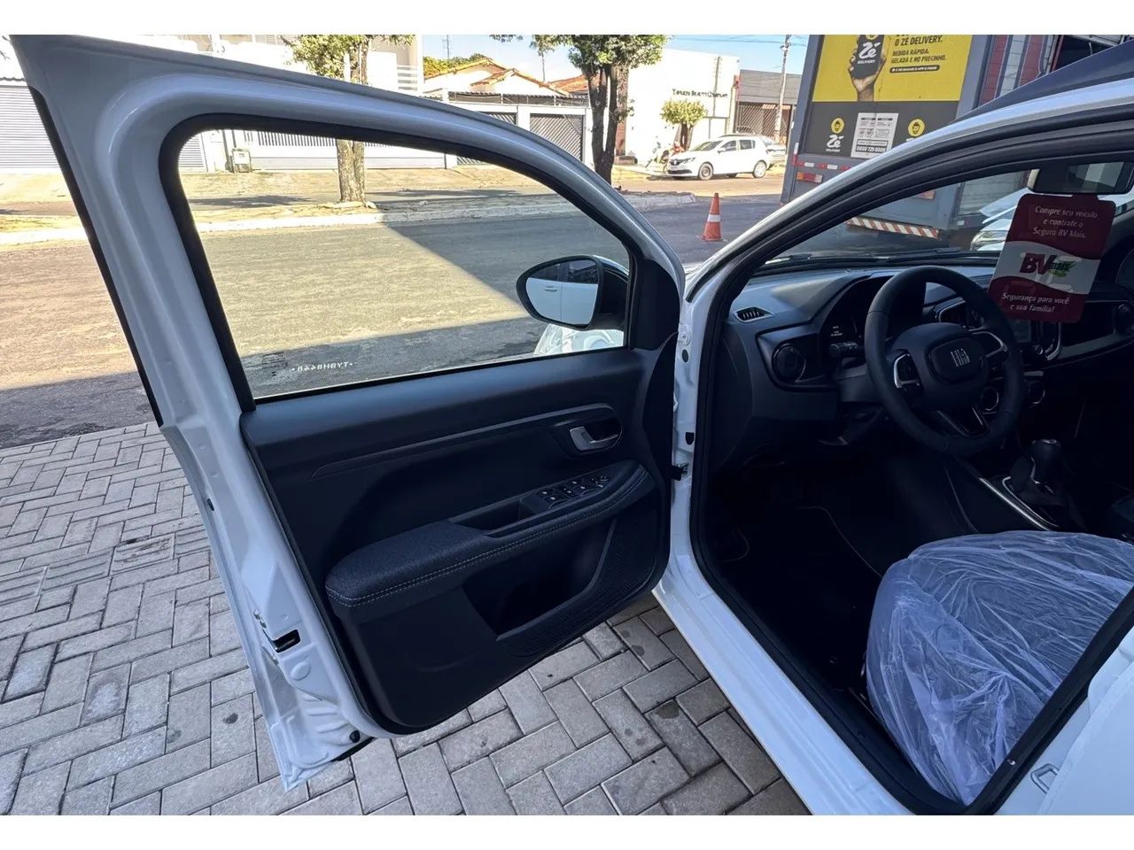Fiat Strada Volcano 1.3 Flex 8V CD Aut. 2026 - Foto 4