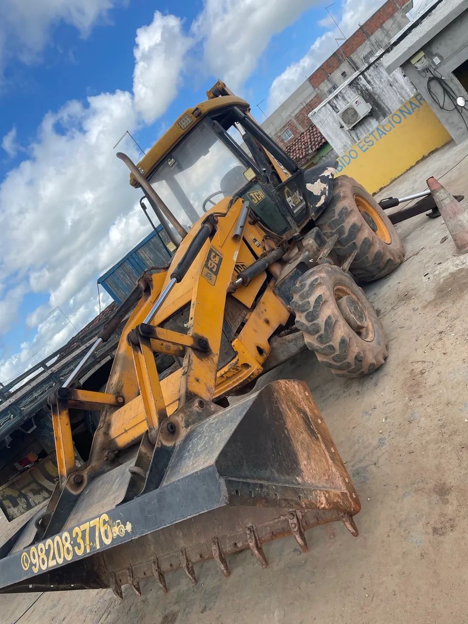 Retroescavadeira JCB 3c Plus 4x4 2011 - Foto 2