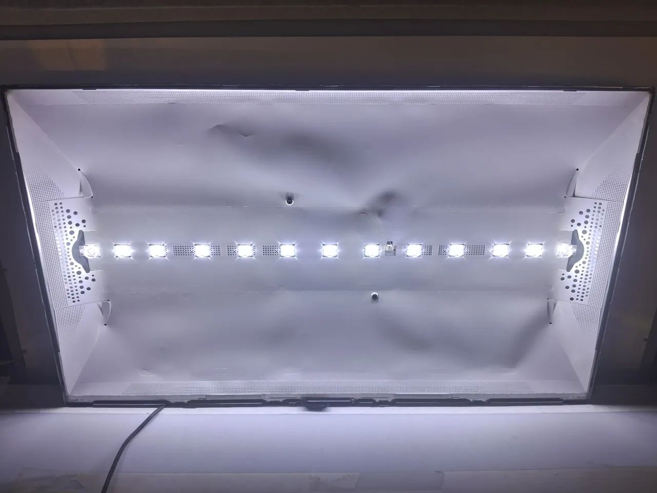 TCL 32S615 Bandeja de Leds - Foto 2