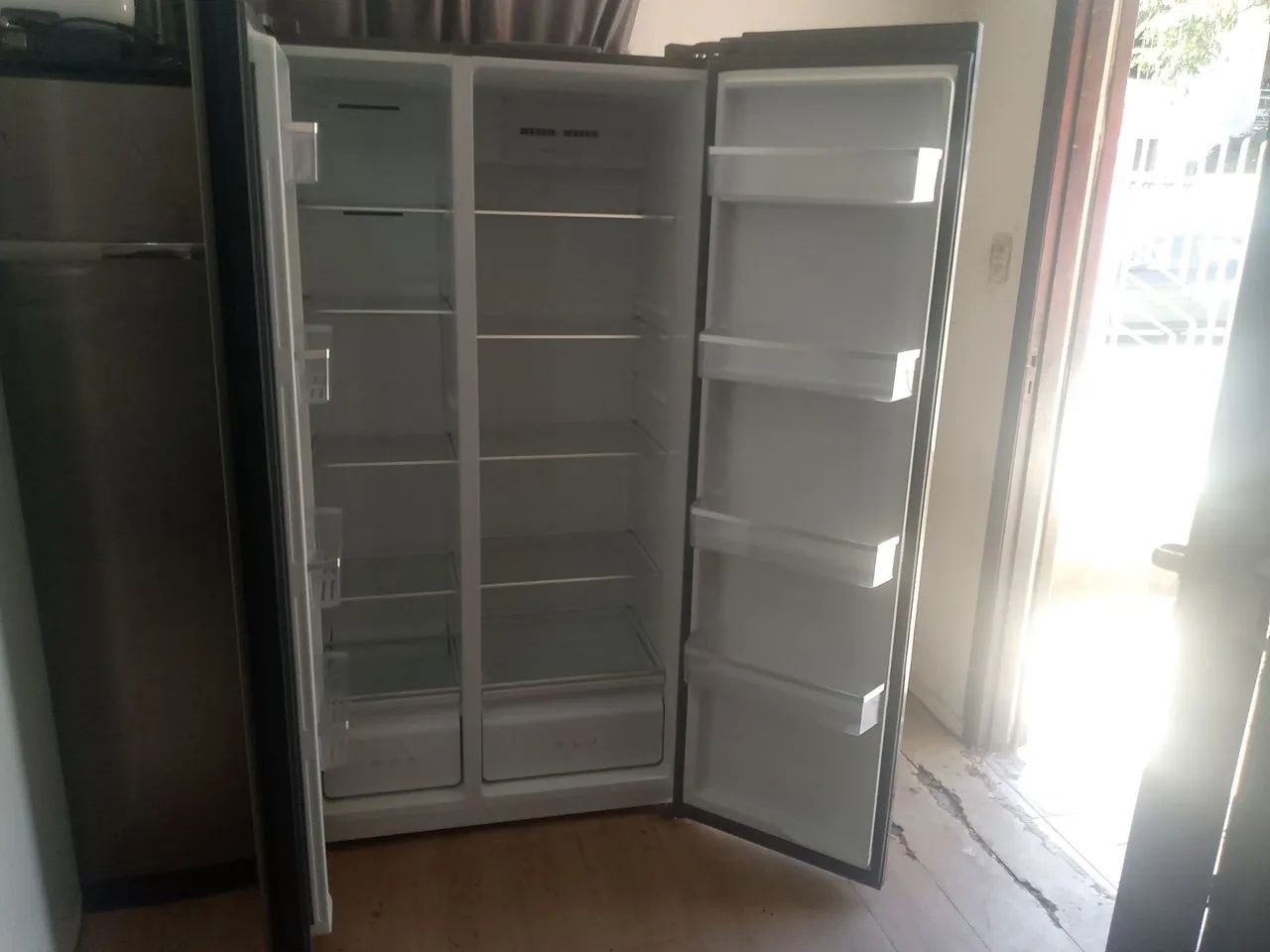 Refrigerador side by side 324 litros - Foto 2