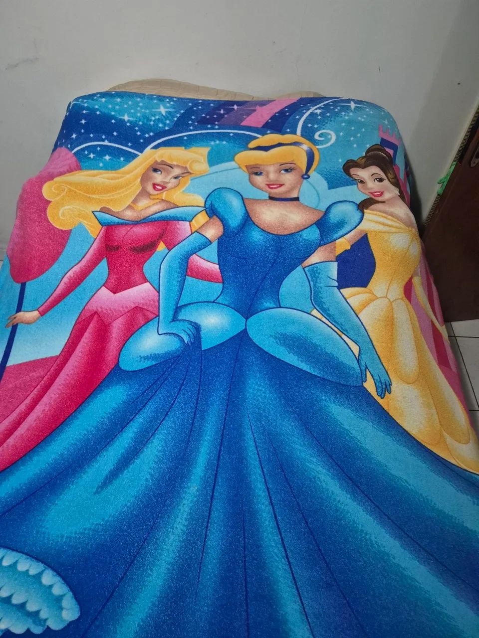 Cobertor queem princesas - Foto 3