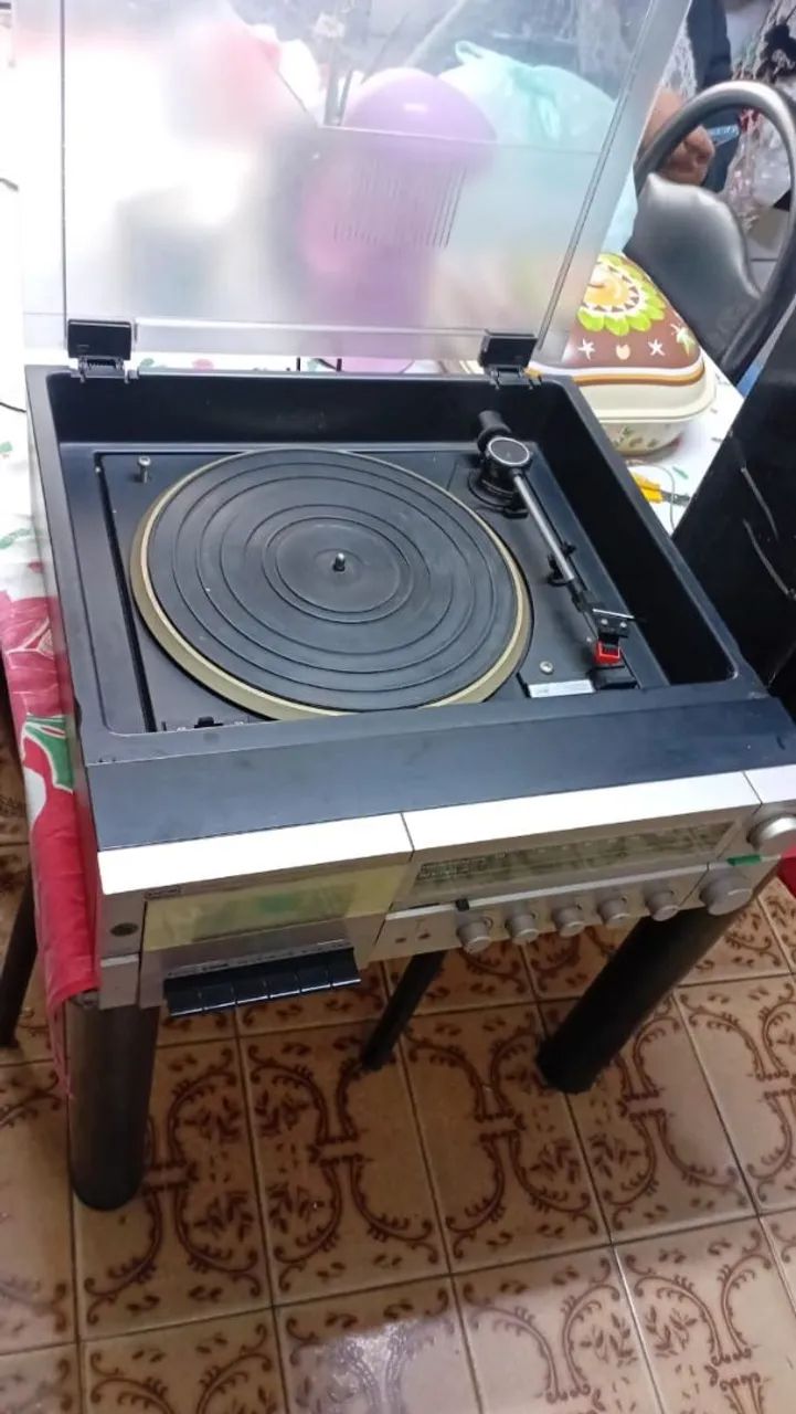 Vitrola de vinil CCE década de 1980 funcionando - Foto 3