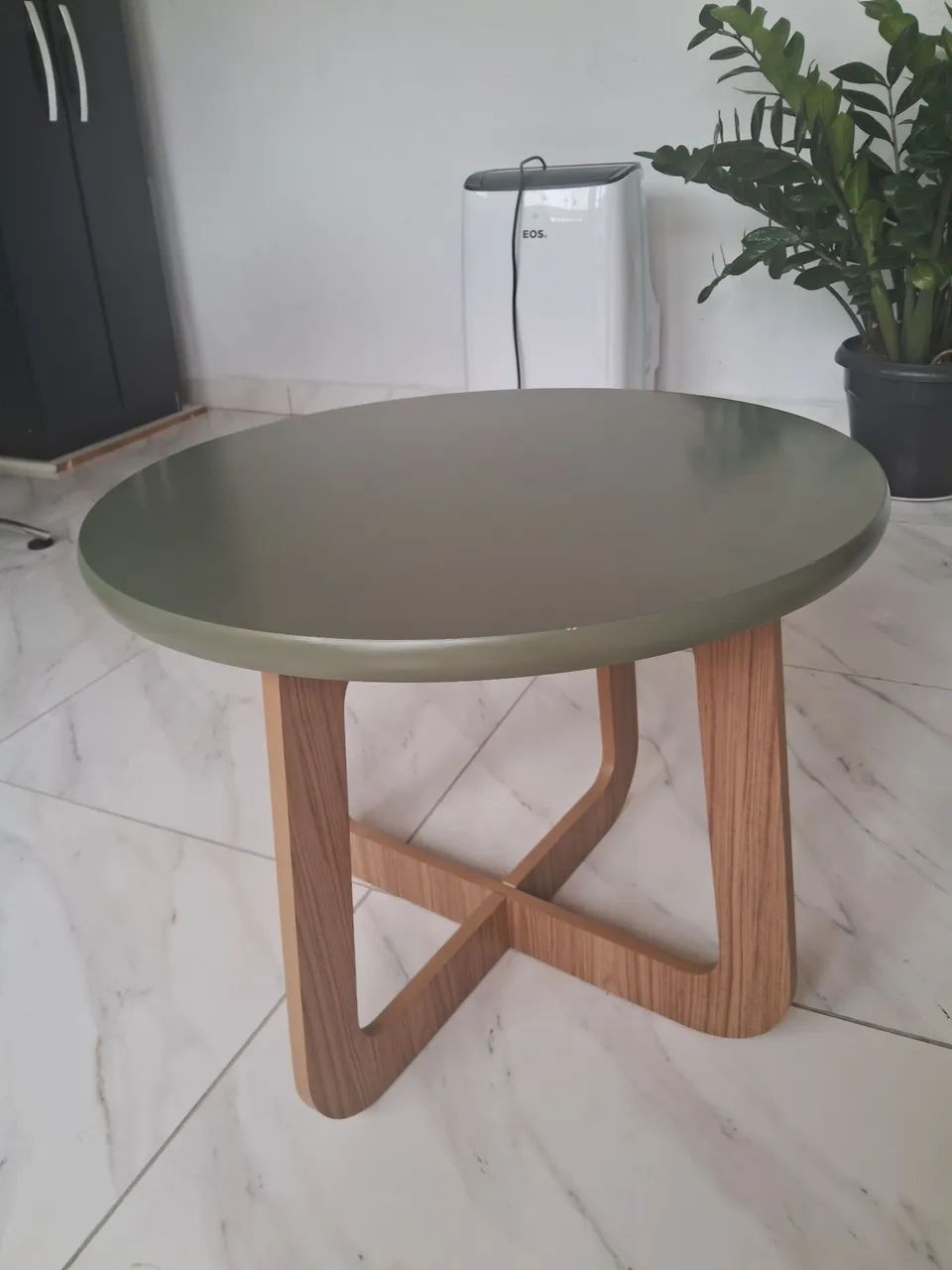 Mesa de Centro Redonda Moderna . Parcela no cartão 