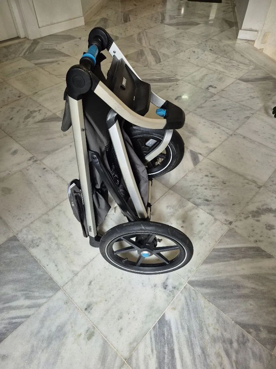 Carrinho de bebê Thule Urban( produto importado) - Foto 4