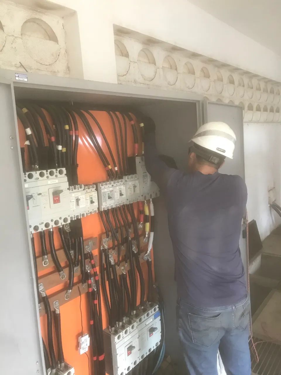 Instalação e Manutenção Elétrica, Hidráulica e Ar condicionado 