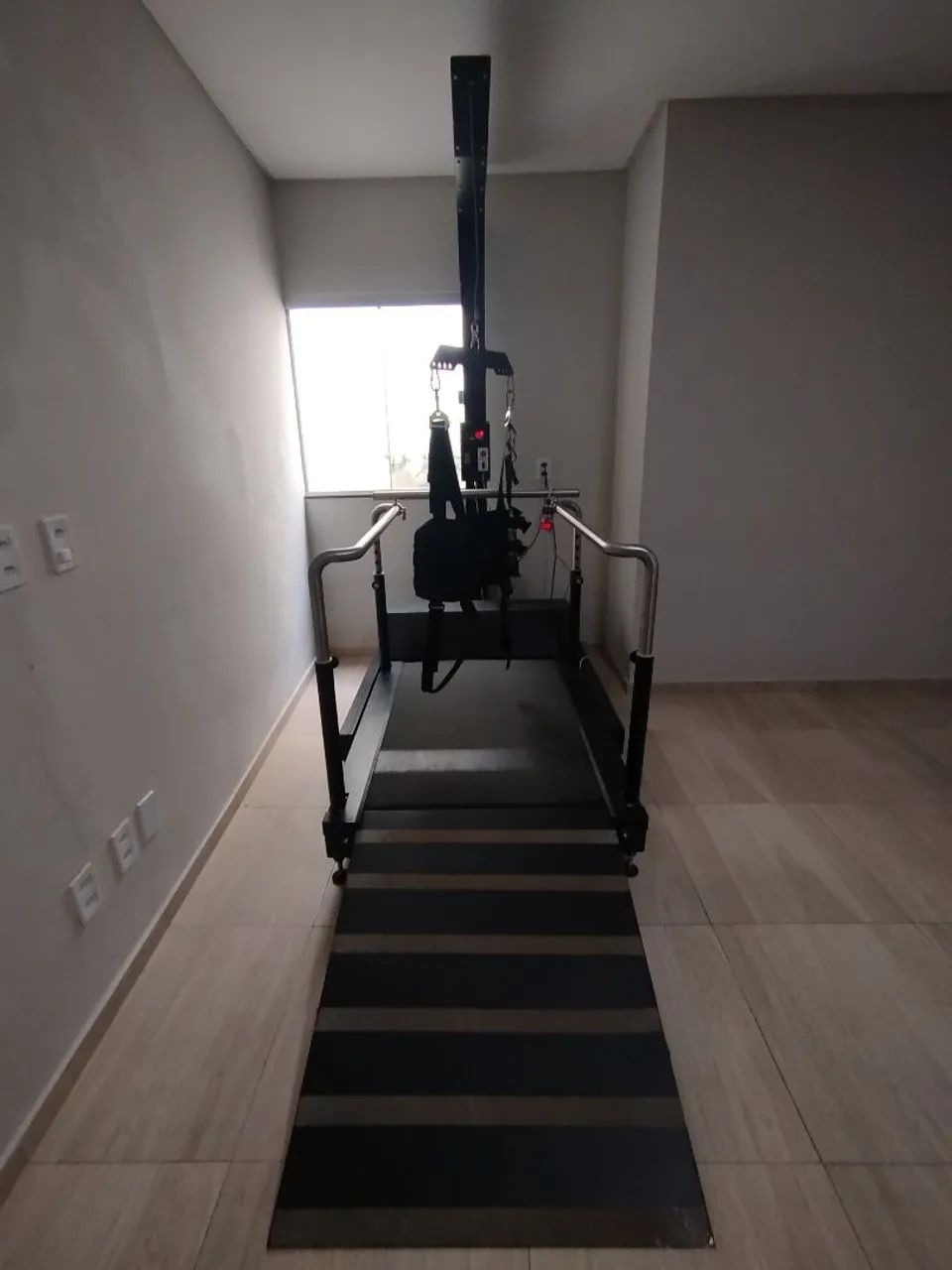 OPORTUNIDADE - ESTEIRA NEUROFUNCIONAL i9 NEURO + SUPORTE DE PESO STANDARD - Foto 4