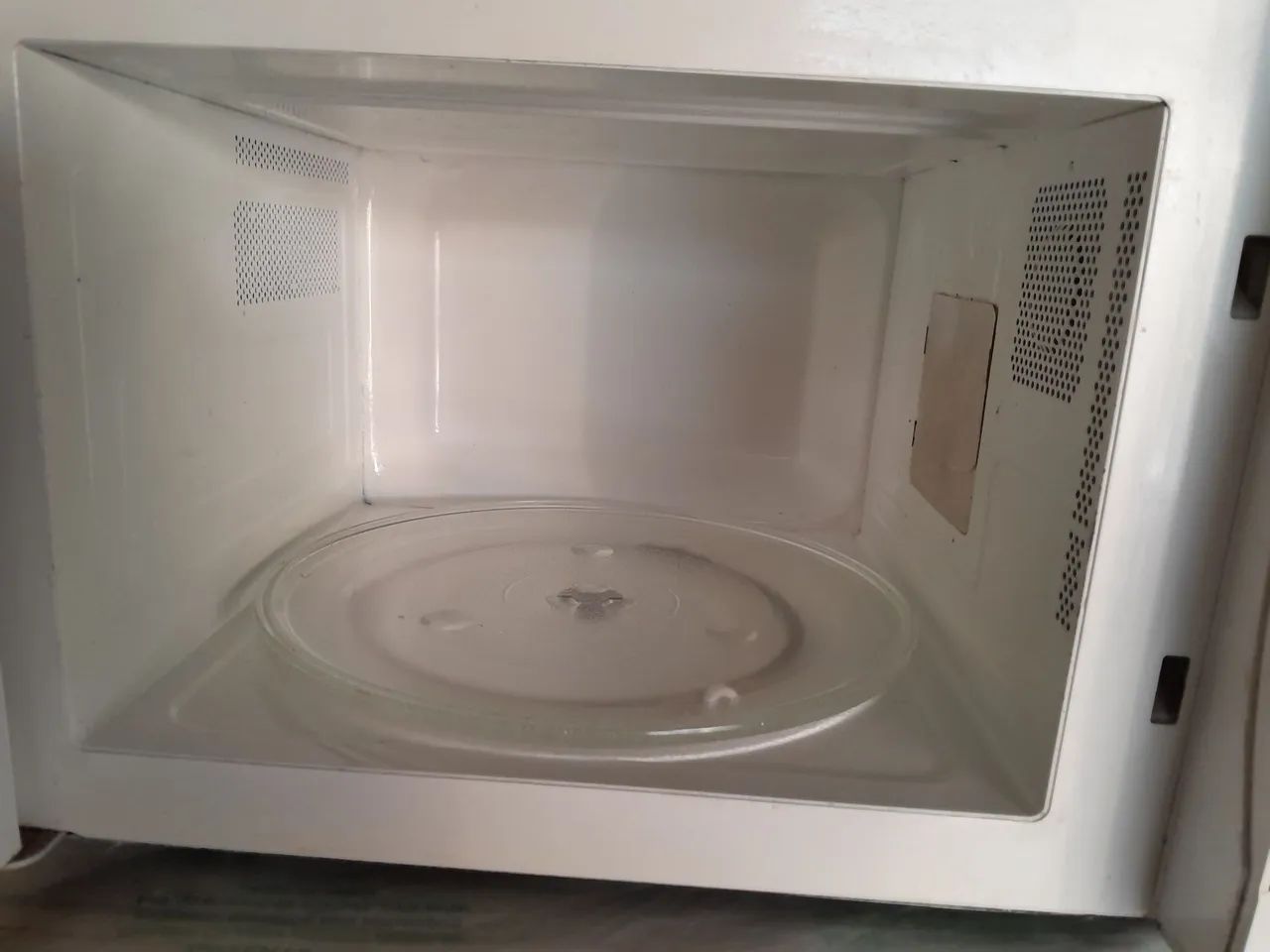 Microondas Electrolux 31 litros - Foto 4