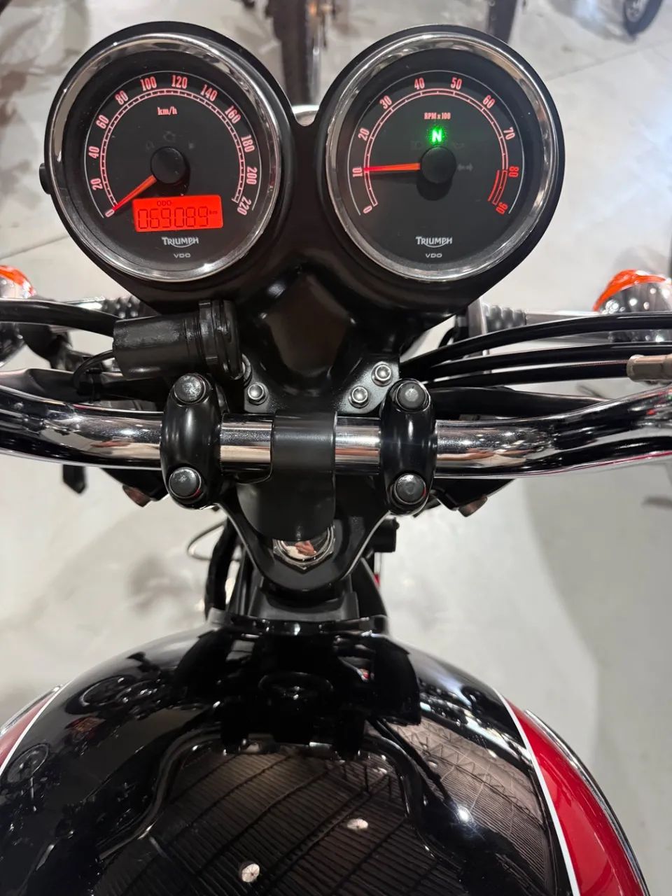 BONNEVILLE T100  - Foto 3