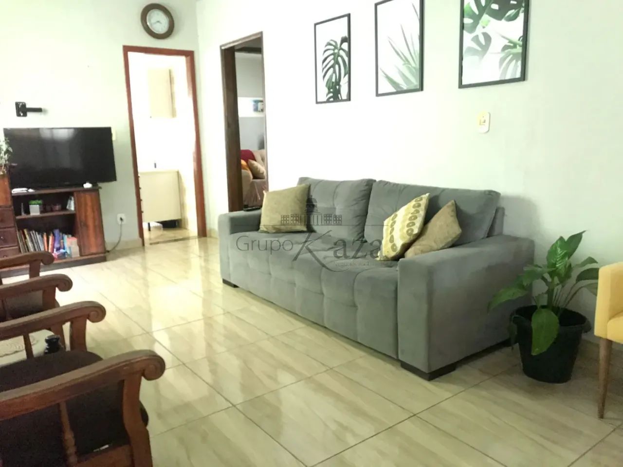Casa - Bosque dos Eucaliptos - 3 Dormitórios - 172m².