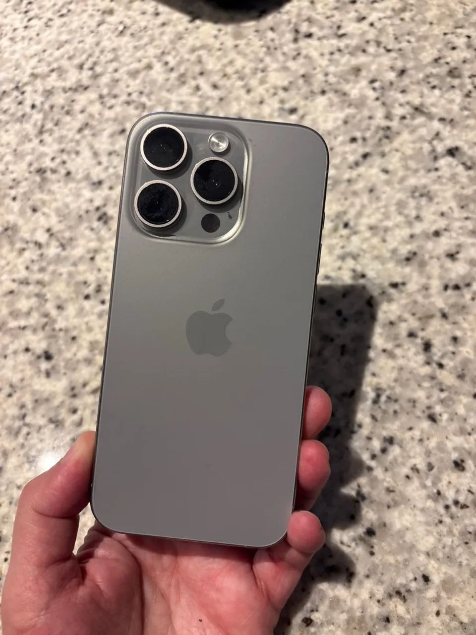 iPhone 15 pro, saúde da bateria 100% - Foto 2