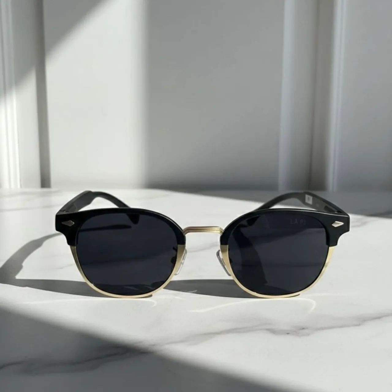 Óculos de sol estilo clubmaster 