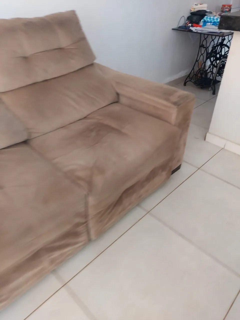 Sofá 3 lugares Bege - Foto 2