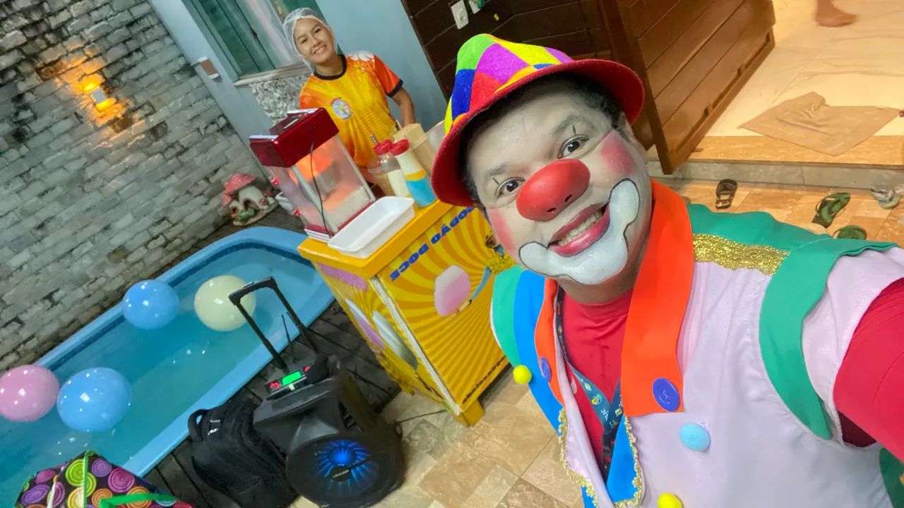 Palhaço e barraca de pipoca e algodão  - Foto 4