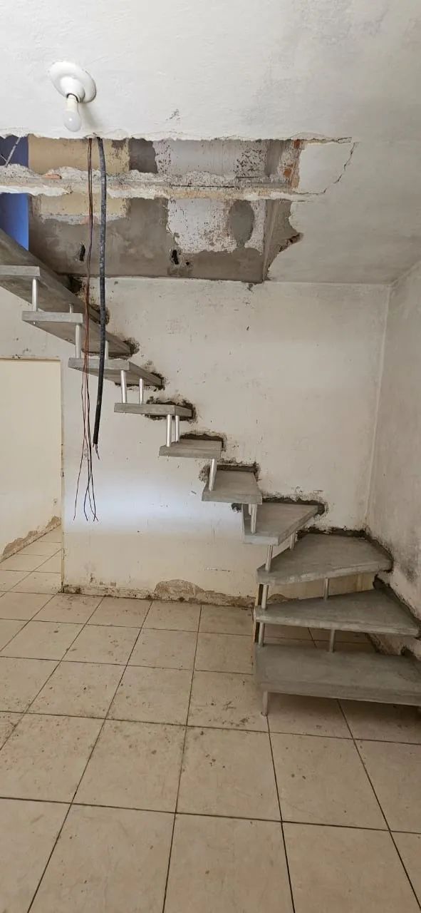 CASA COM 7 COMODOS EM REFORMA sem acabamento - Foto 5