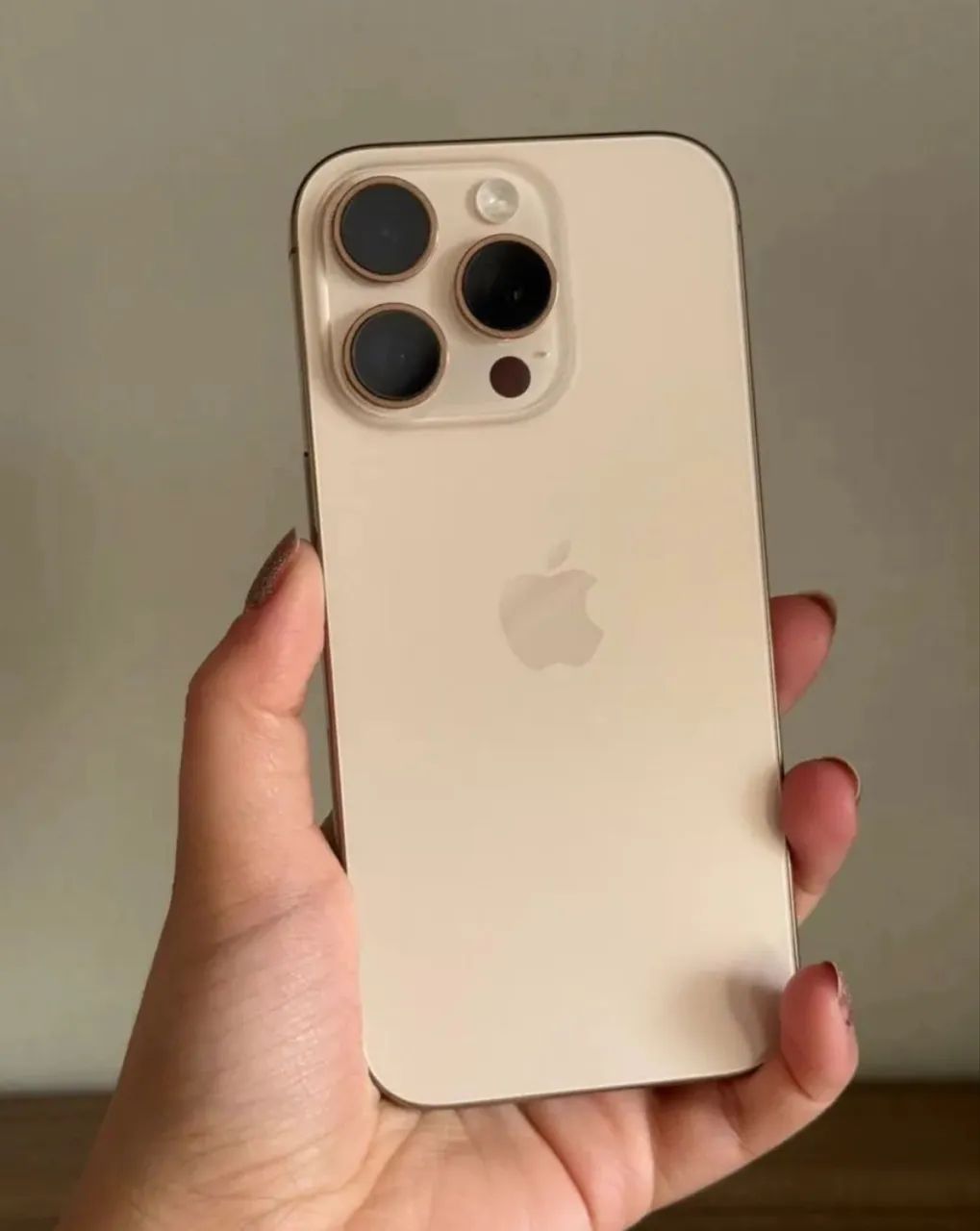 Apple iPhone 16 Pro 256Gb Gold - Estado de Zero - Garantia Ativa