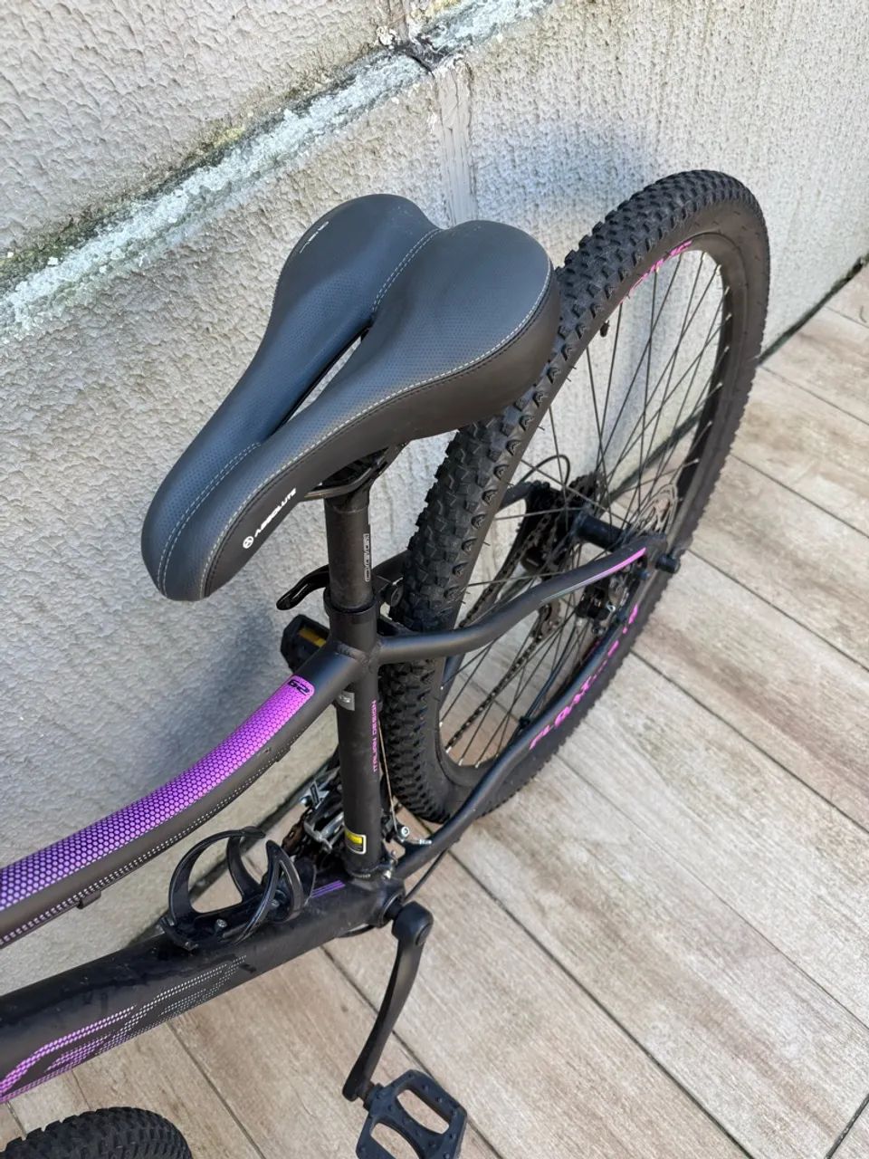 Bicicleta OGGI Float preta e rosa - mountain bike - Foto 3