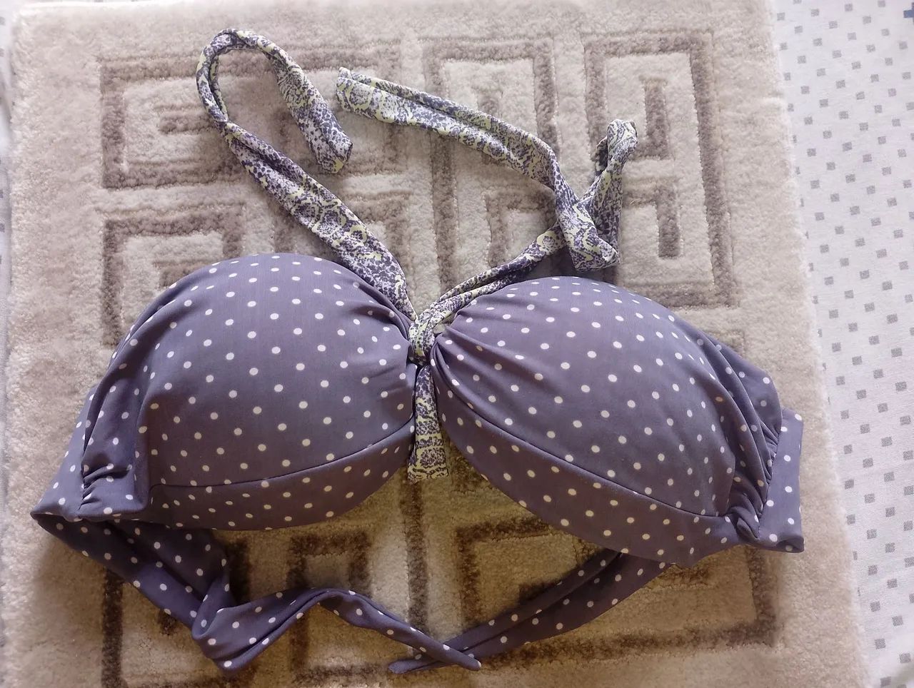 Conjunto de biquíni, lenço e bolsa - Foto 3