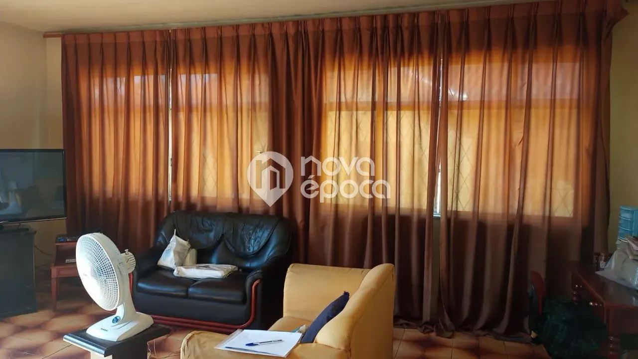 Maria da Graça | Casa 4 quartos, sendo 2 suites