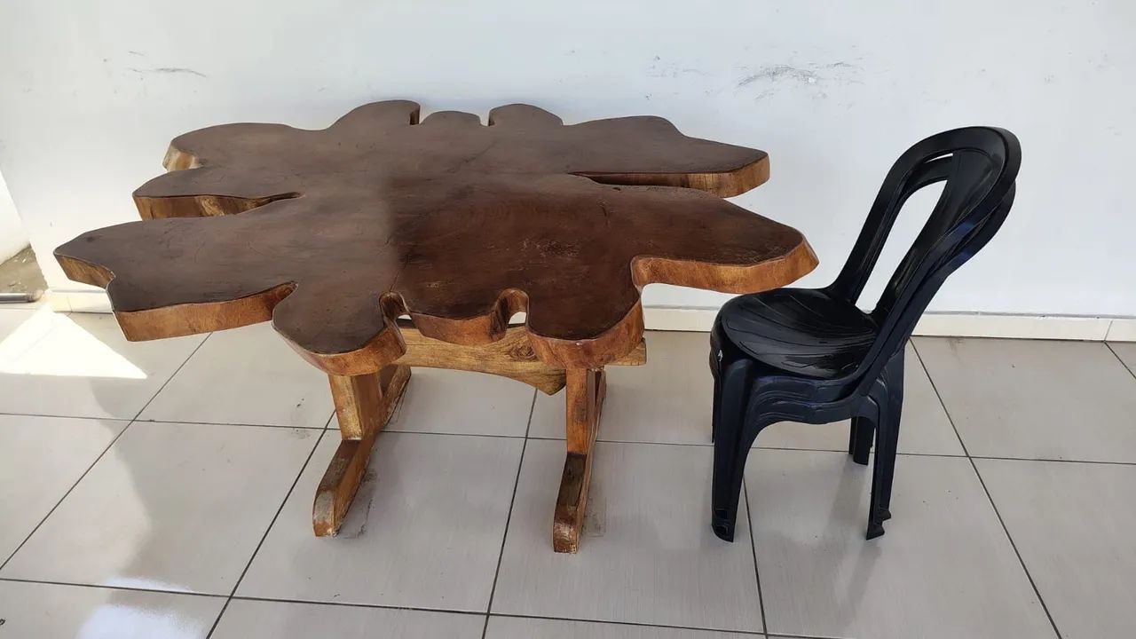 Mesa de madeira maciça rústica - peça única - Foto 4