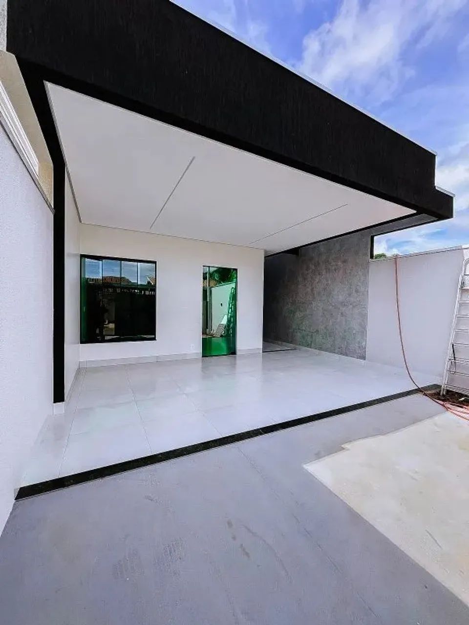 CASA NOVA NA QUADRA 1103 SUL (ARSO 111) COM 180,00M², COM 3 QUARTOS SENDO 1 SUÍTE COM 2 VA