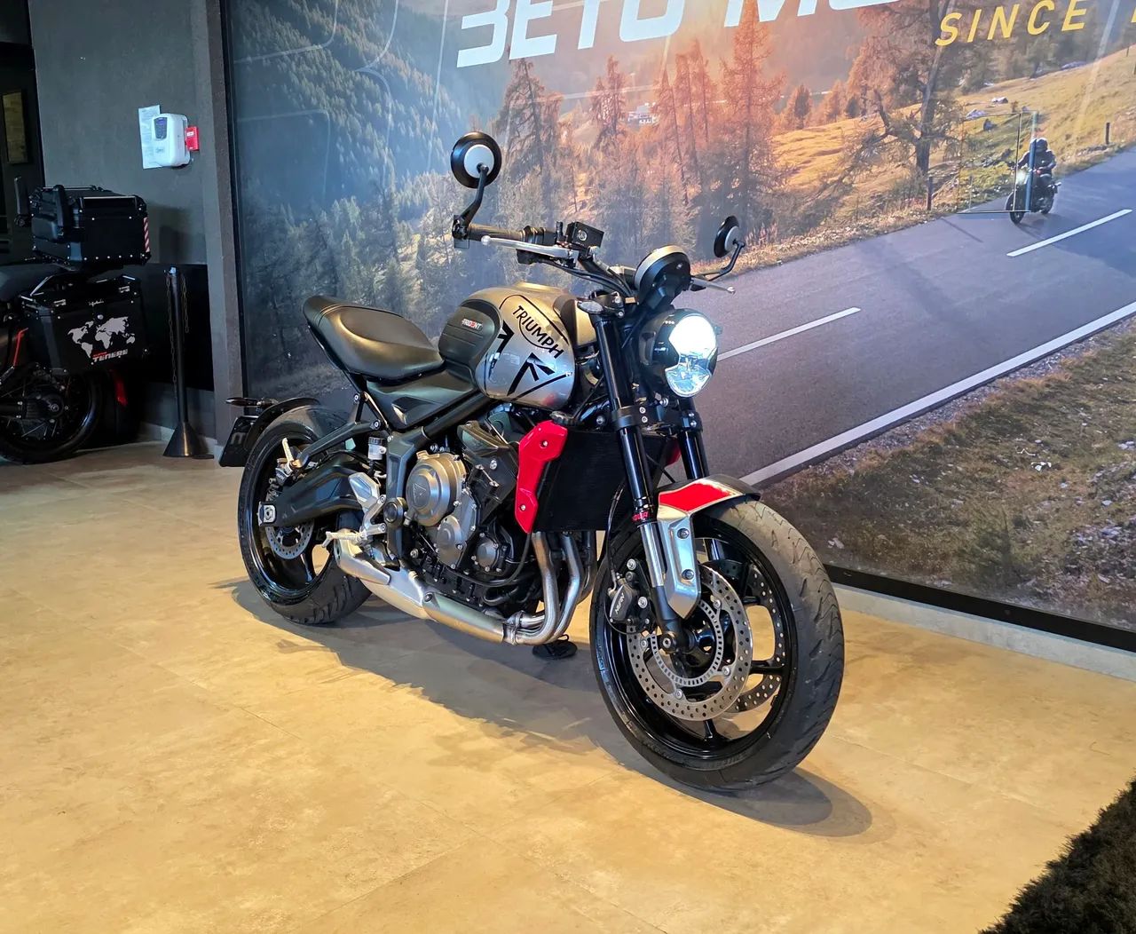 TRIUMPH TRIDENT 660 - Foto 2