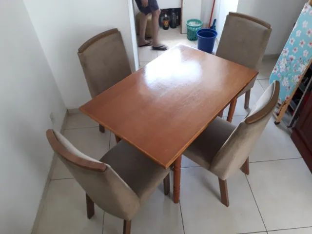 Vendo Conjunto de 4 cadeiras e mesa de jantar - Foto 3