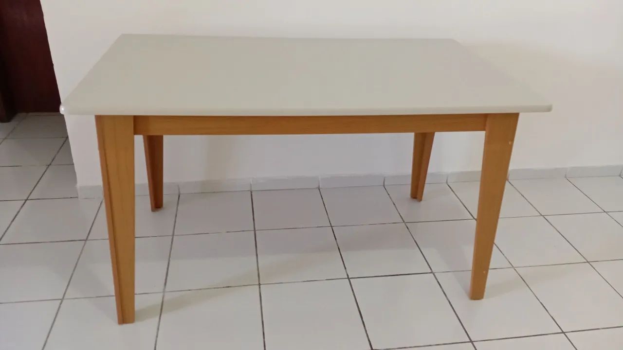 Mesa sem cadeiras - Foto 2