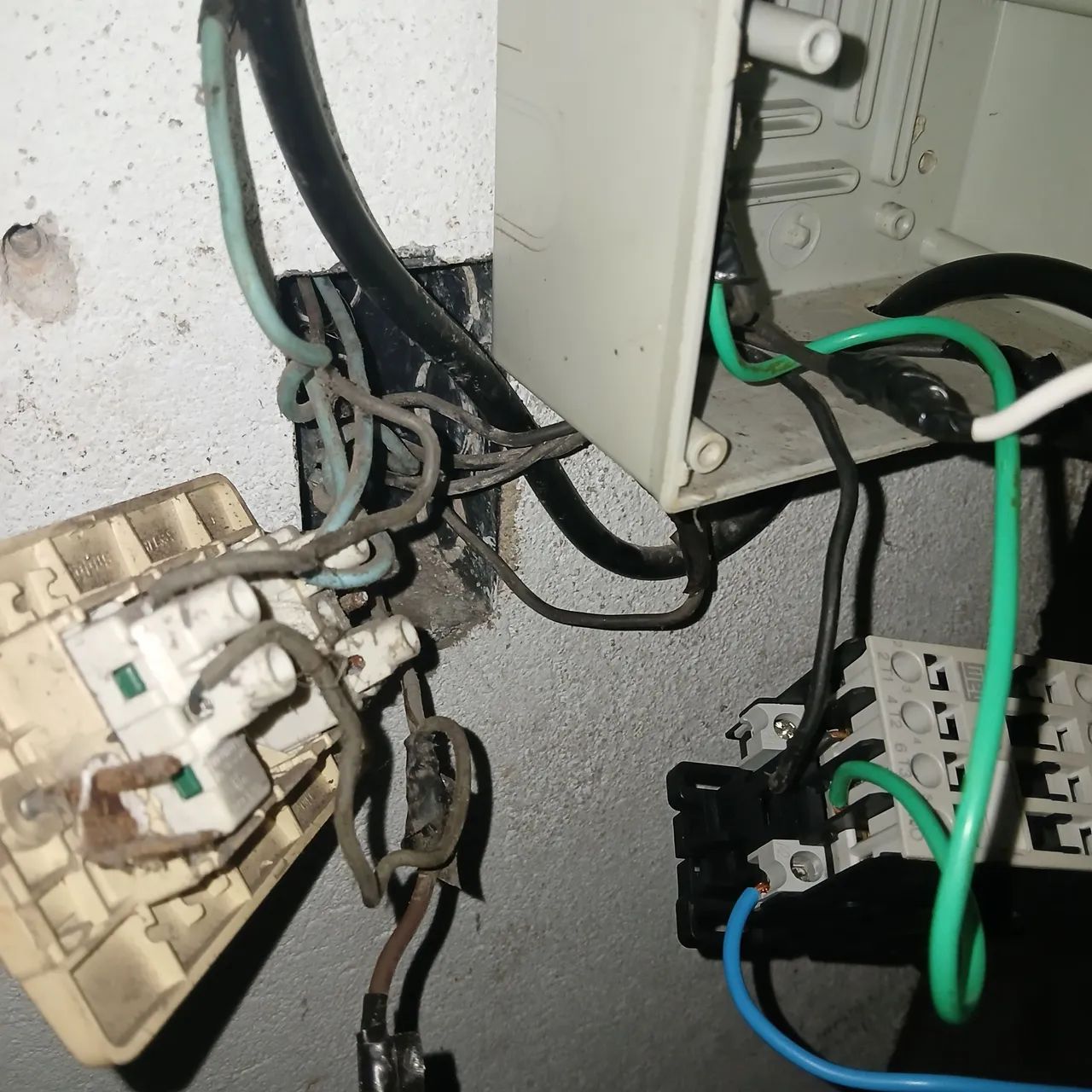 Eletricista  - Foto 2