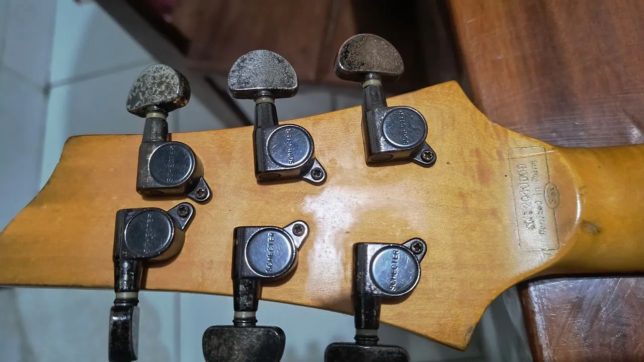 Guitarra sgr C1 by schecter bem conservada - Foto 5