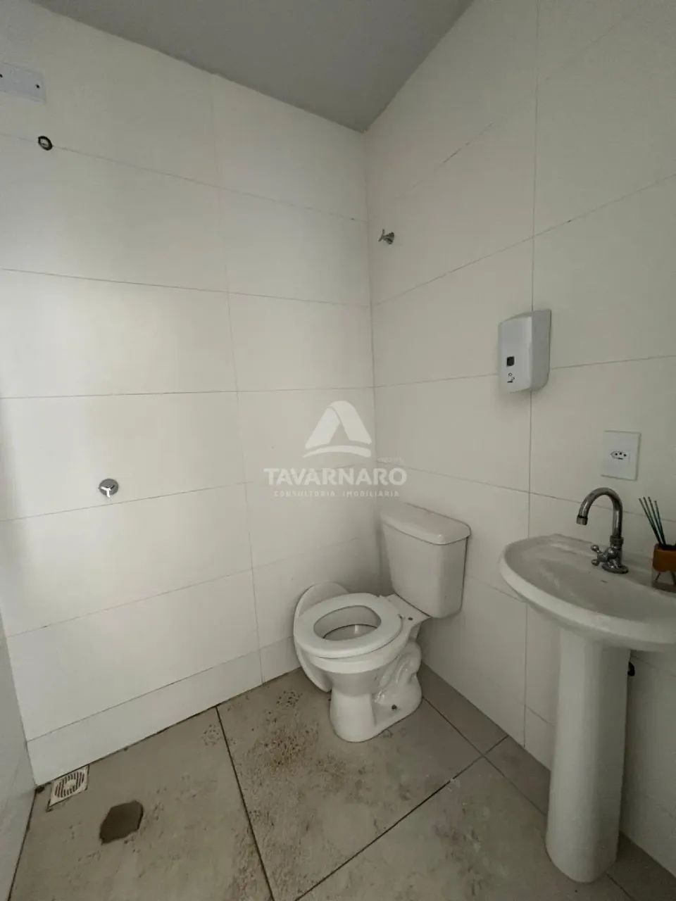 Excelente Espaço Comercial com Pé Direito Alto e Estacionamento Próprio! - Foto 5