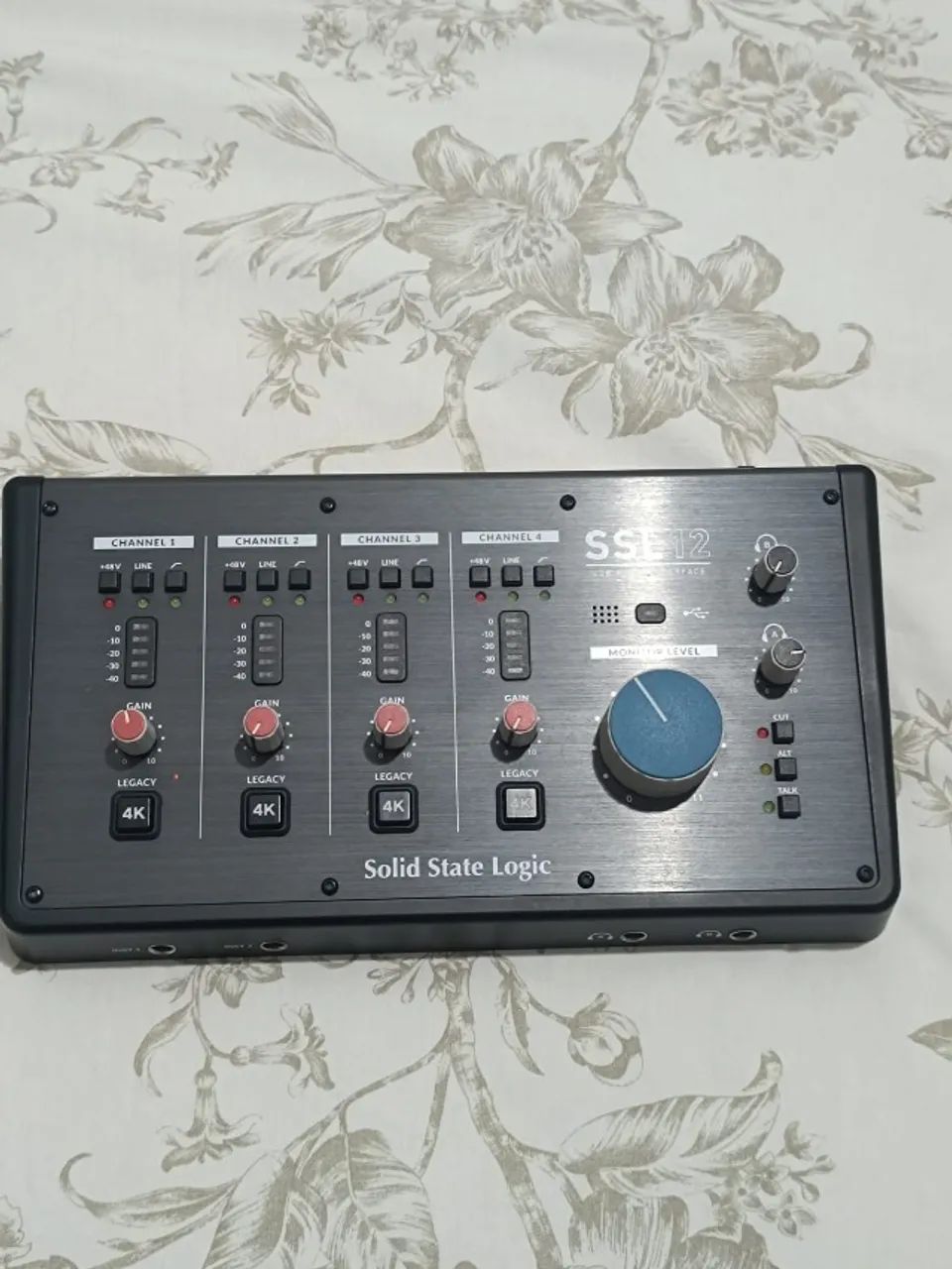 Interface De Áudio Solid State Logic Ssl 12 Usb SSL12 - Foto 5