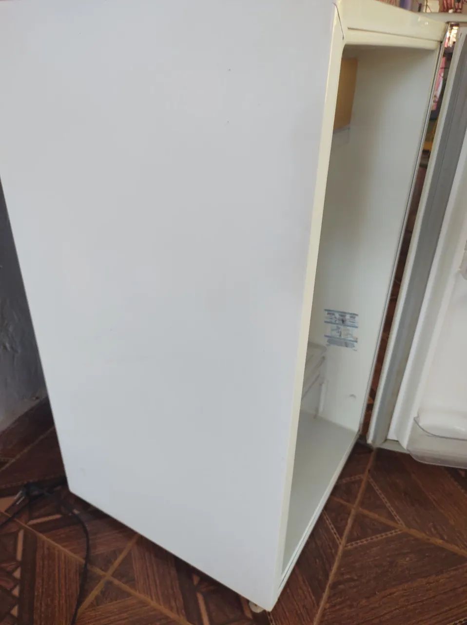 Vendo frigobar Electrolux 122 LTS  - Foto 5