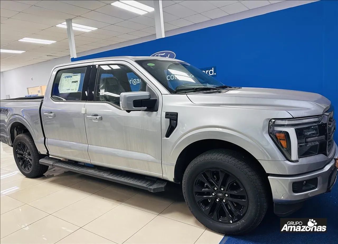 Ford F-150 F-150 Lariat Black 4x4 5.0 V8 2025