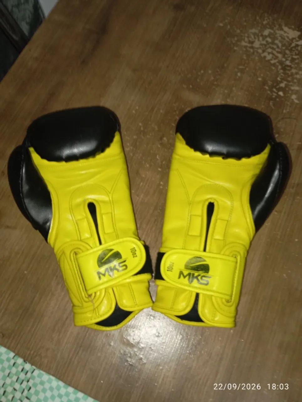 Luva de kickboxing, Boxe, Muay Thai e karatê em perfeito estado (10oz) - Foto 2
