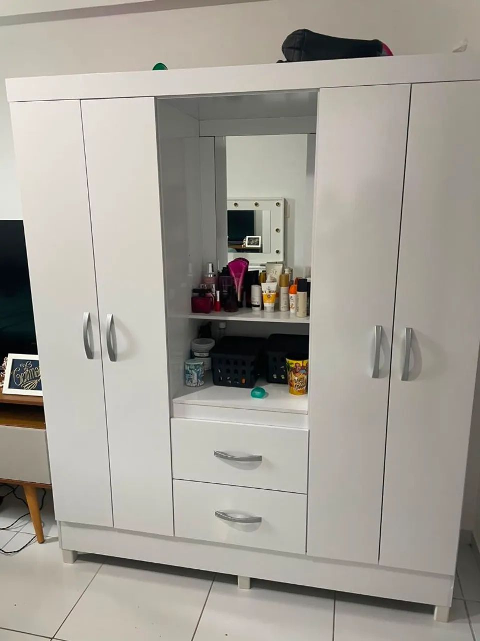 Guarda roupa e penteadeira semi novos
