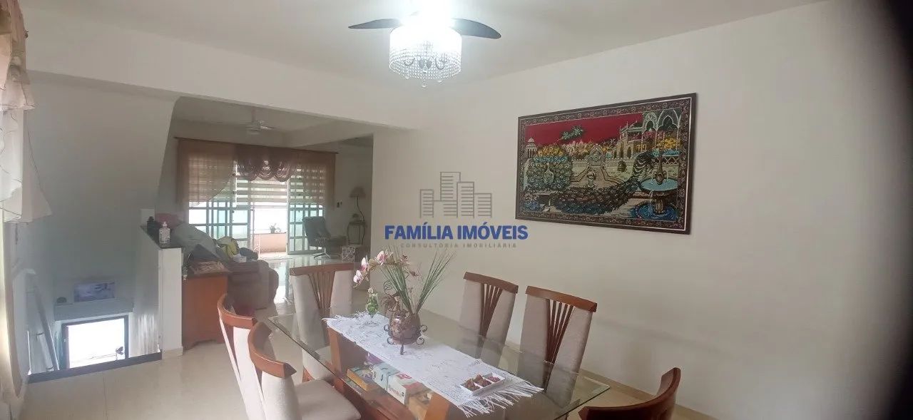 Sobrado Duplex à venda 3 quartos 3 suítes Campo Grande Santos/SP