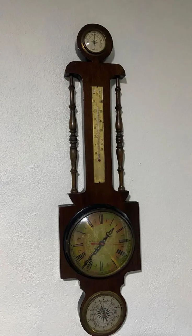 Relógio de parede antigo 