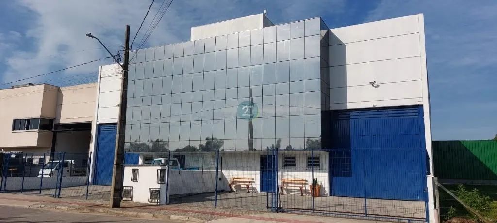 Galpão comercial com 377,27m², na Nova Palhoça, próximo a BR 101