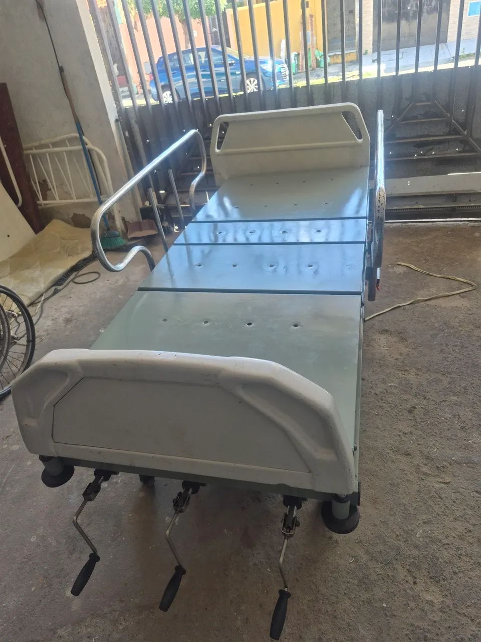 Cama hospitalar  3 manivelas - Foto 5