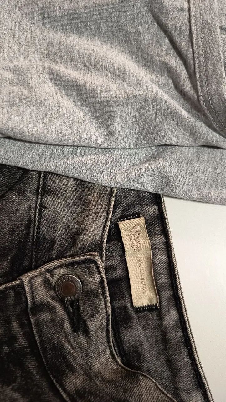Bermuda jeans preta estonada plus size + regata algodão - Foto 5